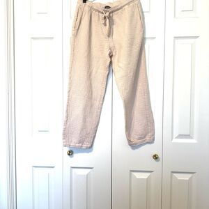 SEEK the label women’s Cream joggers sz M A13